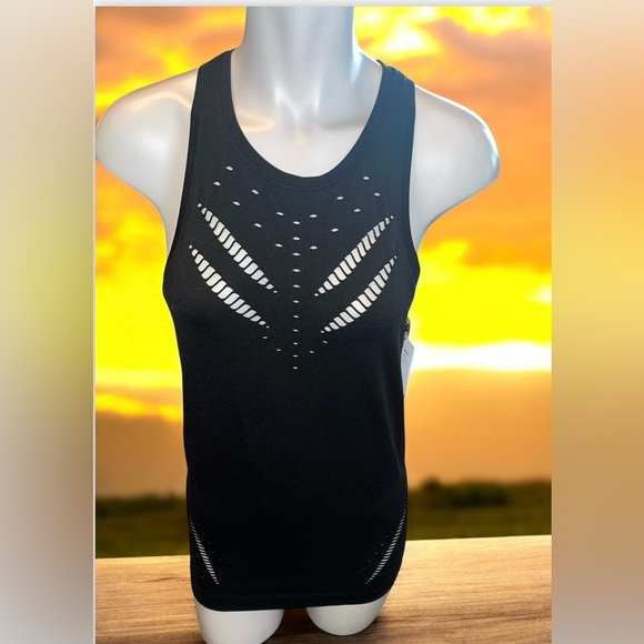 Victoria Secret Sport Seamless Tank Top Slim Fit Racerback Cutout Top NWT L $59 - Picture 11 of 13